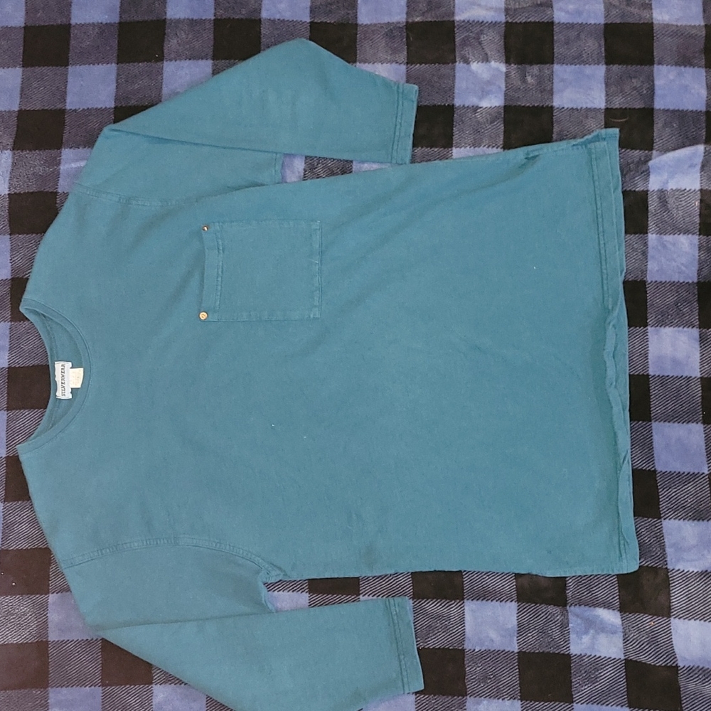 Vintage.  Made in USA. SILVERWEAR. Thick cotton material.   Size Large.